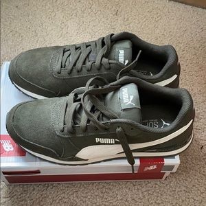 PUMA Big boy kids sneaker